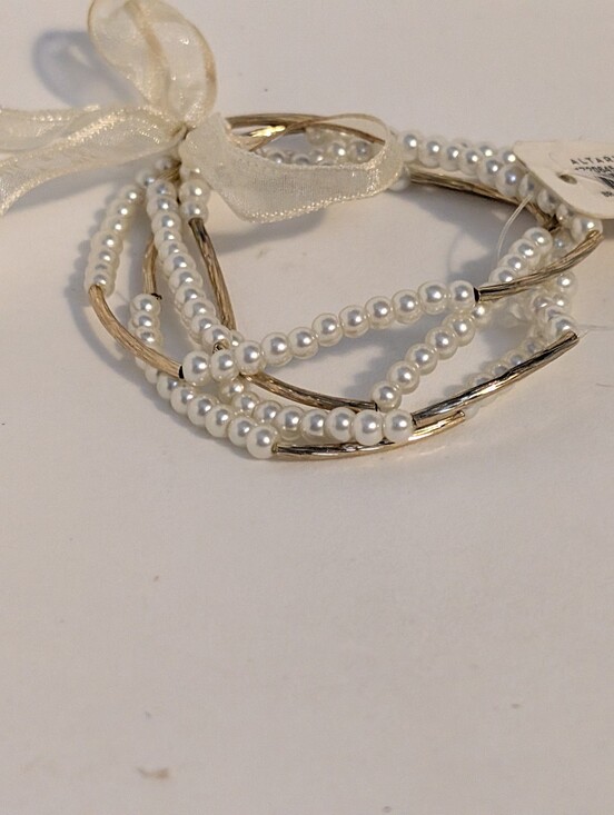 Altr'd State Jewelry - Altr'd State Stretch Beaded Bracelet Pearl